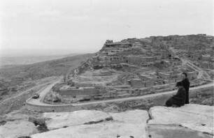 Das Berberdorf Yafran : Blick auf das Berberdorf Yafran in den libyschen Bergen