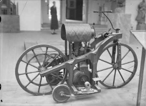 Daimler-Reitwagen