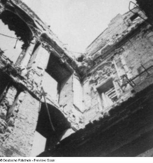 Berlin. Ruine des Stadtschlosses, Rittersaal im Lustgartenflügel
