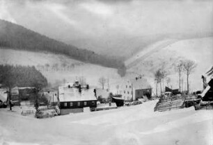 Am Schulberg : li. Lorenz-Mühle, Mitte: Schule mit Dachreiter