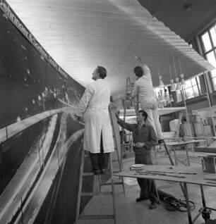 Aufbau der Heilmittelmesse in der Schwarzwaldhalle.