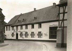 Weinhaus : Walporzheim bei Ahrweiler, Ahrtal. Weinhaus St. Peter