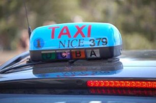 Nizza - Taxischild : Taxischild Nizza, aufgenommen 2006