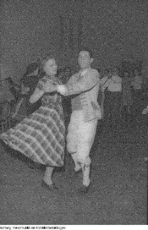 Volkskunst-Laden, Auftritt des Sächsischen Bergsteigerchor "Kurt Schlosser" Dresden, September-Dezember 1956