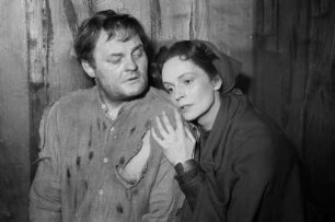 Szenenbilder aus "Hexenjagd" von A. Miller mit A. Schieske, E. Wagner, W. Borchert, Schiller-Theater