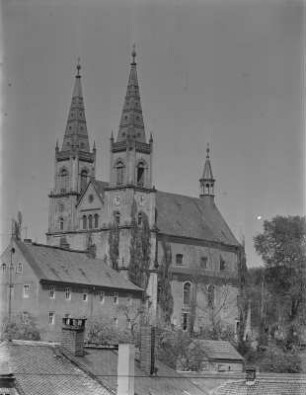 Schirgiswalde. Blick auf die Kirche Maria Himmelfahrt