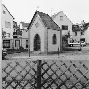 Kriegerdankkapelle; Oestrich-Winkel, Am Ehrenmal