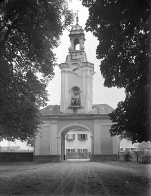 Torturm mit Durchfahrt