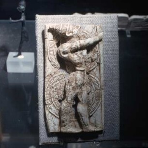 Delos. Mykenischer Krieger, Relief, Elfenbein, 13. Jh. v. Chr. K1