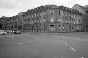 Ungewisse Zukunft des Alten Vincentiuskrankenhauses in der Kriegsstraße 49 am Karlstor