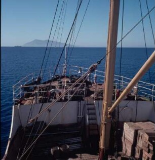 Ikaria in Sicht : Ägäis, Südliche Sporaden, Blick vom Schiff zur Insel Ikaria
