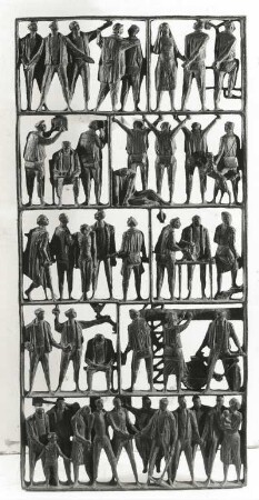 Denkmal für die Widerstandskämpfer der Magdeburger Schwermaschinenbaubetriebe : Denkmal für die Widerstandskämpfer der Magdeburger Schwermaschinenbaubetriebe, Gesamtansicht (E. Roßdeutscher; Bronze; Höhe 70 cm; Ausstellung zum VII. Parteitag der SED, Berlin 1967)