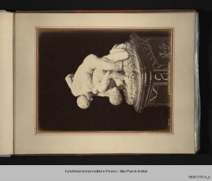 Album mit Veduten aus Florenz : Vedute mit zwei Ringenden, Uffizien
