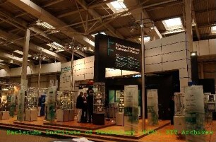 Messestand des Forschungszentrums Karlsruhe (FZK) auf der Hannover-Messe 2002