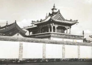 Ulan Bator. Tempelpalast des Tschoidschin-Lama (1910). Außenmauer gegen Zentraltempel