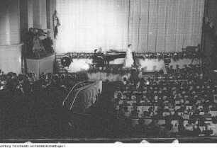 Dresden, Verschiedene Theateraufführungen und Konzerte: Staatskapelle Dresden mit Geiger Ruggiero Ricci, Dresdner Philharmonie, Fest der Musikschule, Theater Junge Generation mit dem Stück "Das Untier von Samarkand", Hamburger Gastspiel, Dresdner Philharmonie, Slowakische Philharmonie, Januar 1958 - Juni 1959