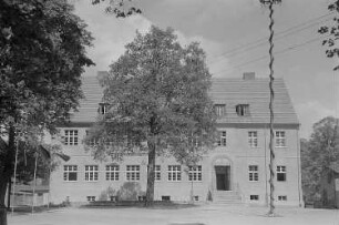 Impressionen aus Joachimsthal : Außenansicht des Gebäudes der Georg-Büchner-Schule