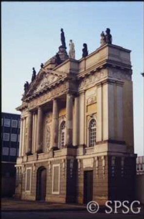 Potsdam, Park Sanssouci, Langer Stall, Kopfbau.