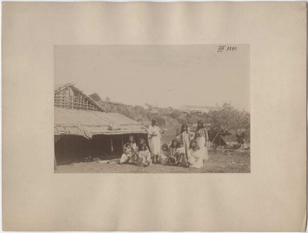 Payaguá women near Asunción