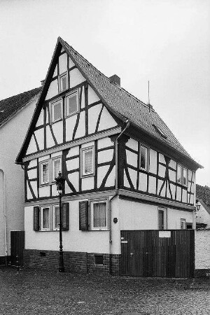 Wohnhaus; Oberursel, Weidengasse 10