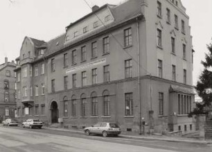 Netzschkau, Verwaltungsgebäude : Netzschkau. Verwaltungsgebäude (um 1910), ehemalige Poliklinik und Badeanstalt, Plauener Straße 33. Straßenansicht