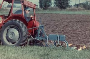 Fotografie: Beetpflug, Wendende Bodenbearbeitung