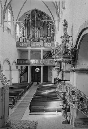 Brandenburg. Dom St. Peter und Paul, Inneres nach Südwesten mit Orgel