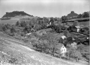 Schöna. Ortsteilansicht mit Kaiserkrone und Zirkelstein. Blick nach Südosten