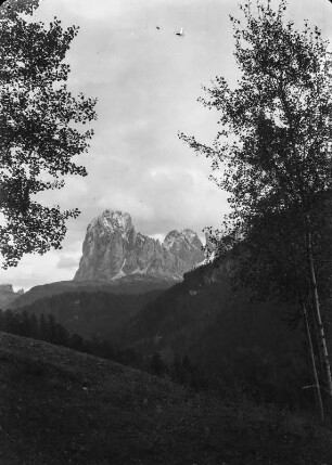 Der Langkofel : Blick auf den Hauptgipfel Langkofelgruppe in den Grödner Dolomiten