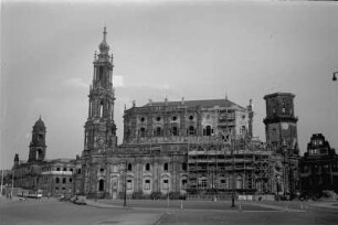 Dresden-Altstadt. Hofkirche (1739-1755, G. Chiaveri), teilweise eingerüstet