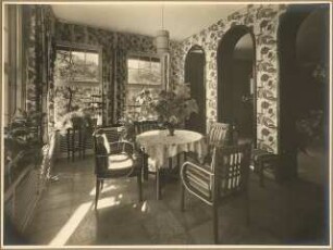 Haus Z., Hameln (?): Wintergarten Tisch mit Stühlen