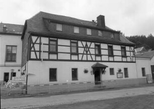 Klingenthal-Zwota, Klingenthaler Straße 48. Gasthof zum Walfisch (um 1770). Straßenansicht