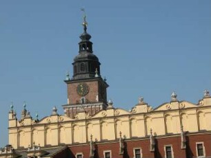 Rathaustrum und Tuchhallen am Hauptmarkt