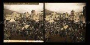 Zerstörte Häuser und Ascheschicht auf dem Marktplatz in San Giuseppe