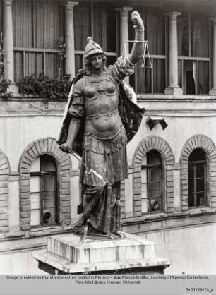 Colonna della Giustizia : Justitia
