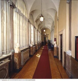 Palazzo Madama, Corridoio dei busti