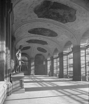 Liechtenstein-Gartenpalais / Palais Liechtenstein / Liechtenstein-Palais — Sala Terrena