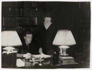 Harvard University in Cambridge, Prof. Kenneth Ballard Murdock. links: Prof. Kenneth Ballard Murdock