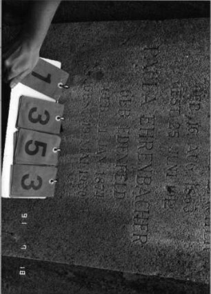 Grabstein 1353 [Hahn S. 58 Grab-Nr. 1721/22]: Grabstein 1353 (Detailaufnahme 2) [Hahn S. 58 Grab-Nr. 1721/22]