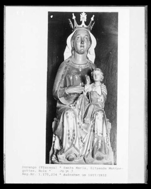 Sitzende Muttergottes