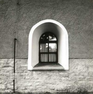 Werda. St. Katharinenkirche (um 1580, Erweiterung 1883, Restaurierung 1986). Ostfenster (Erdgeschoss)