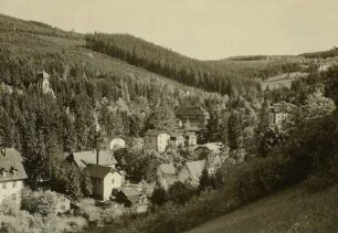Altenberg-Kipsdorf. Ortsansicht mit Gebäuden des Bahnhofs