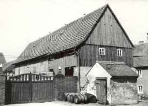 Bauernhof in Ostro : Bauwesen - Wirtschaftsgebäude und Gehöfte. Ort: Wotrow / Ostro. Haus Nr. 47. Wirtschaftsgebäude, Tor.