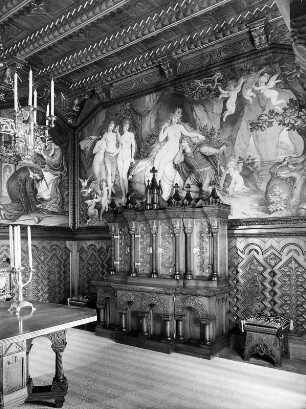 Schwangau-Hohenschwangau. Schloss Neuschwanstein. Palas, 3. Obergeschoss. Arbeitszimmer (Austattung um 1880; A. Pössenbacher, A. Ehrengut)