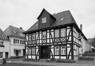 Wohnhaus; Usingen, Marktplatz 21