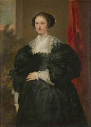 Bildnis einer schwarz gekleideten Dame vor rotem Vorhang