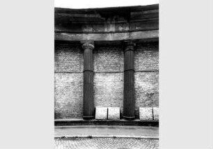 Zugemauerte Kolonnade auf der Museumsinsel