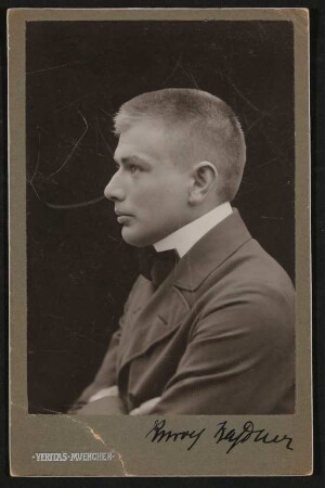 Portrait von Rudolf Kassner im Profil, mit Autogramm