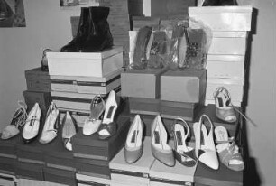 Diebstahl von 100 Paar Schuhen aus einer Boutique in der Karlsruher Innenstadt