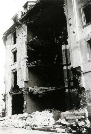 Zerstörungen Zweiter Weltkrieg. Hardtstraße